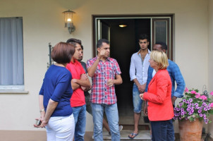 Bei einem Besuch der beiden dezentralen Flüchtlingsunterkünfte in Heimbuchenthal machte sich Martina Fehlner ein Bild von der Lage vor Ort und informierte sich im direkten Gespräch mit den Bewohnern. (Fotos: Abgeordnetenbüro M. Fehlner)