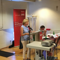 MdL Martina Fehlner ging in ihrer Rede auf die Positionen der BayernSPD und der SPD-Landtagsfraktion zum Thema Mobilität ein.