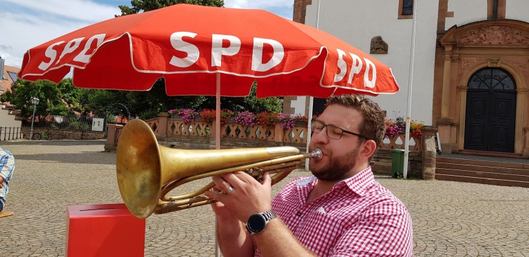 Tobias Wüst findet auch mit der Tuba den richtigen Ton