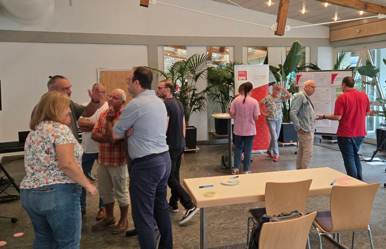 Engagierte Arbeitsgruppen diskutieren beim kommunalen SPD-Themenworkshop